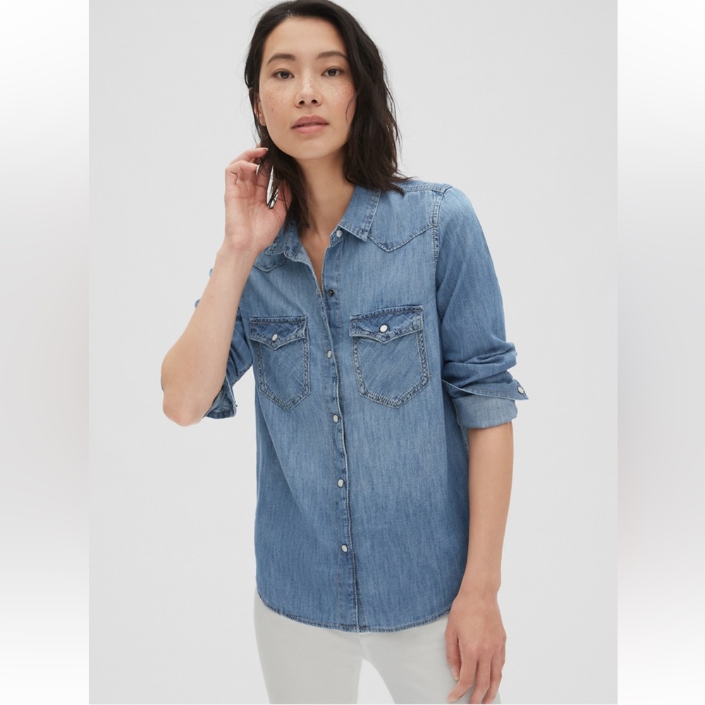 GAP Chambray Denim Button-Front Women's Shirt Size Medium Tall